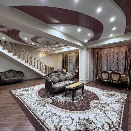 A Stylish Apartment In The Heart Of Tashkent! Екстериор снимка