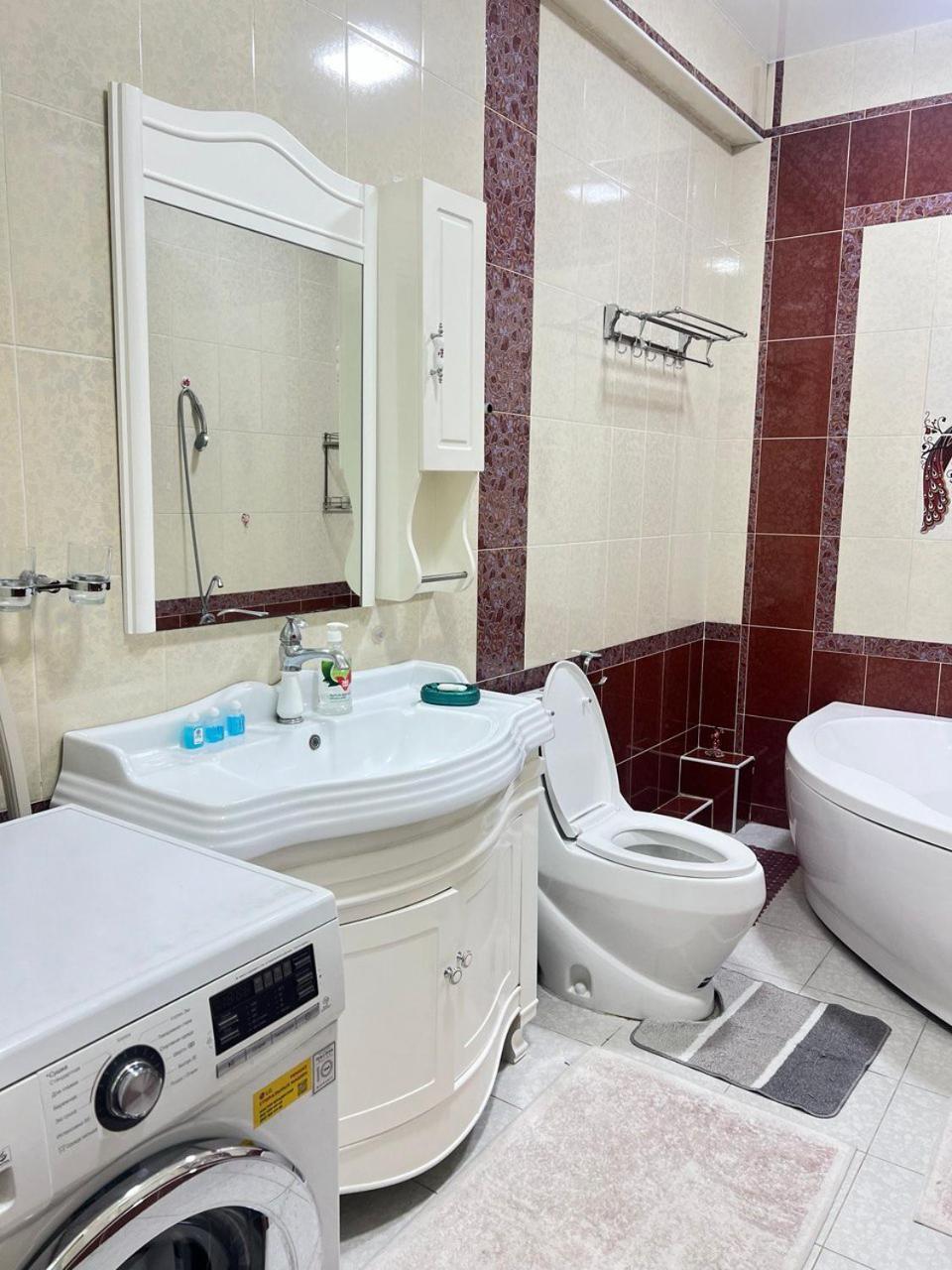 A Stylish Apartment In The Heart Of Tashkent! Екстериор снимка